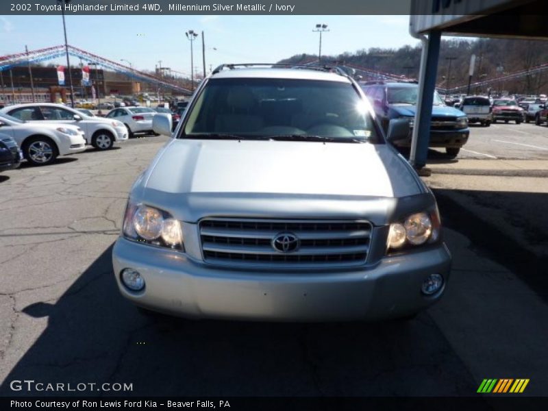 Millennium Silver Metallic / Ivory 2002 Toyota Highlander Limited 4WD