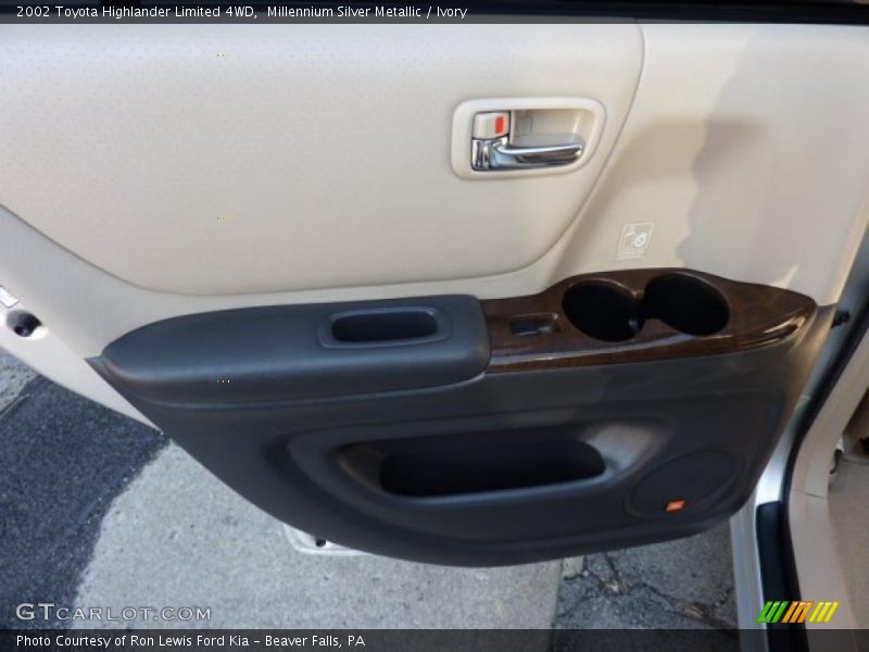 Millennium Silver Metallic / Ivory 2002 Toyota Highlander Limited 4WD