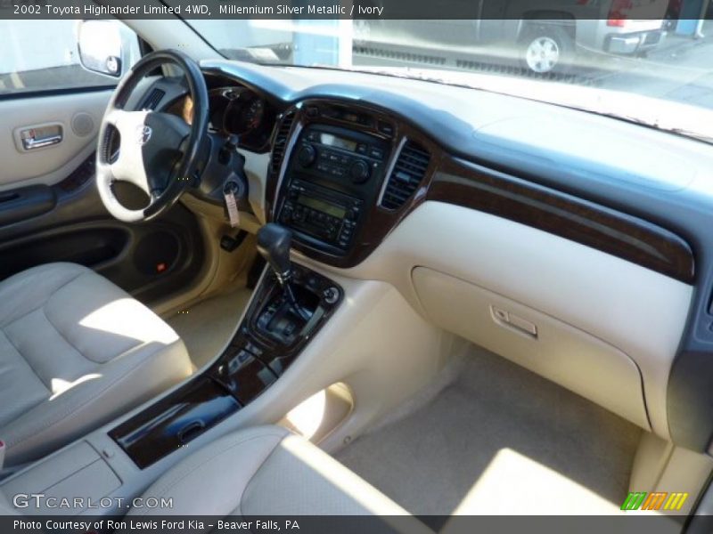 Millennium Silver Metallic / Ivory 2002 Toyota Highlander Limited 4WD