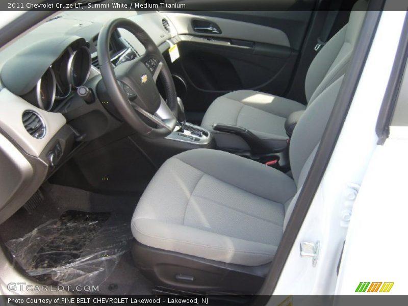 Summit White / Medium Titanium 2011 Chevrolet Cruze LT