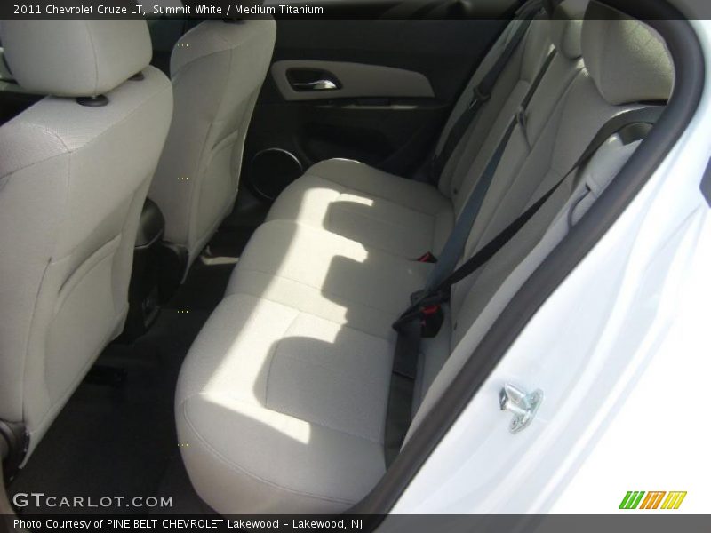Summit White / Medium Titanium 2011 Chevrolet Cruze LT