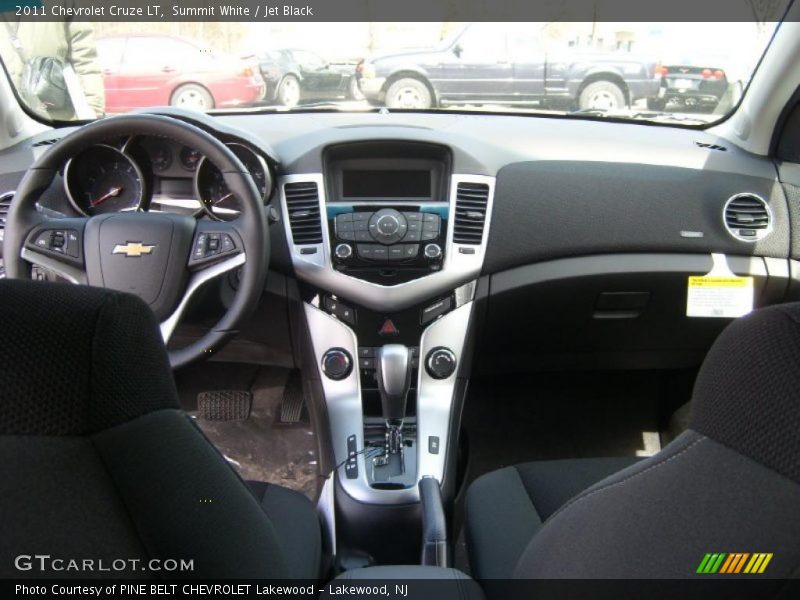 Summit White / Jet Black 2011 Chevrolet Cruze LT