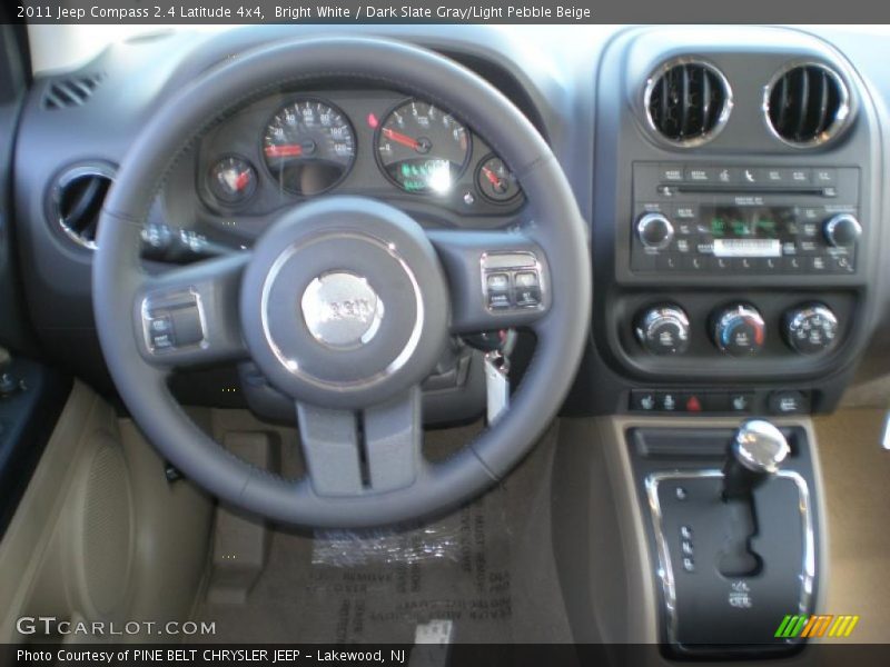 Bright White / Dark Slate Gray/Light Pebble Beige 2011 Jeep Compass 2.4 Latitude 4x4
