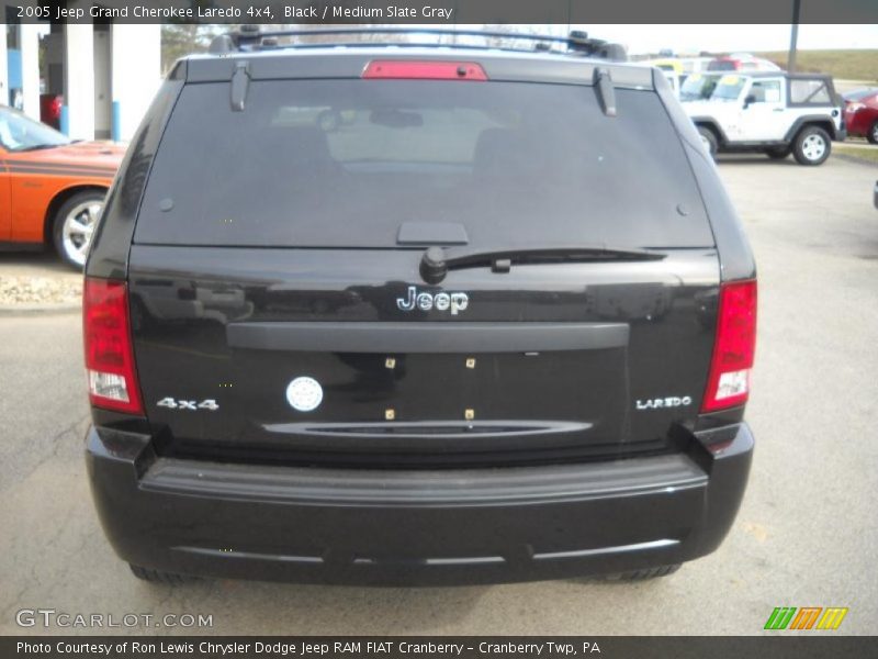 Black / Medium Slate Gray 2005 Jeep Grand Cherokee Laredo 4x4