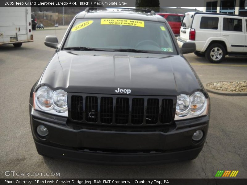Black / Medium Slate Gray 2005 Jeep Grand Cherokee Laredo 4x4