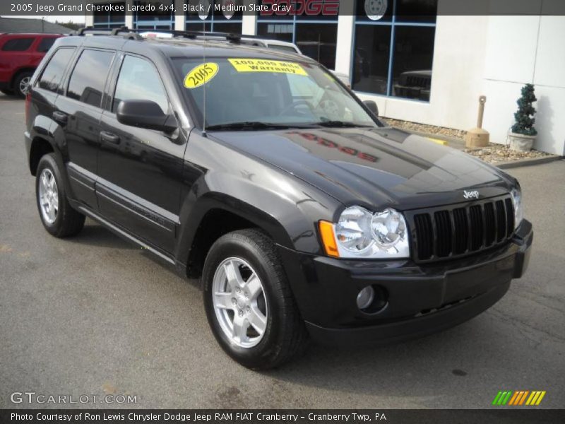 Black / Medium Slate Gray 2005 Jeep Grand Cherokee Laredo 4x4