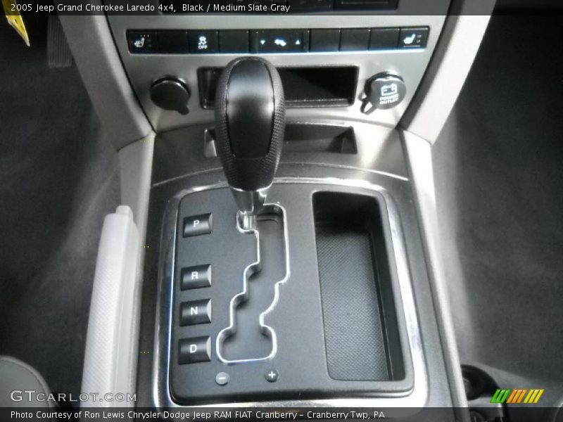 Black / Medium Slate Gray 2005 Jeep Grand Cherokee Laredo 4x4