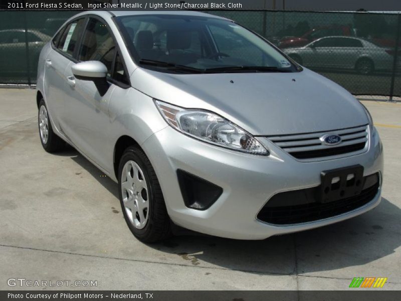 Ingot Silver Metallic / Light Stone/Charcoal Black Cloth 2011 Ford Fiesta S Sedan