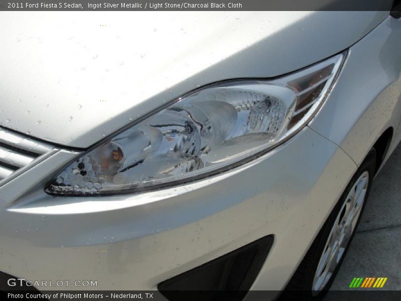 Ingot Silver Metallic / Light Stone/Charcoal Black Cloth 2011 Ford Fiesta S Sedan