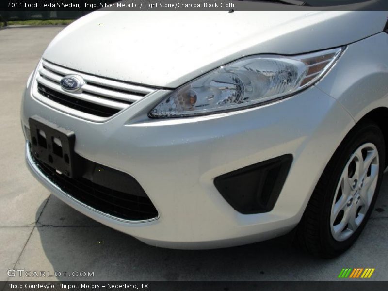 Ingot Silver Metallic / Light Stone/Charcoal Black Cloth 2011 Ford Fiesta S Sedan