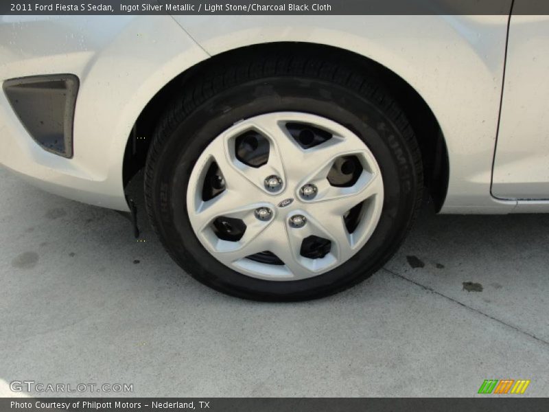 Ingot Silver Metallic / Light Stone/Charcoal Black Cloth 2011 Ford Fiesta S Sedan