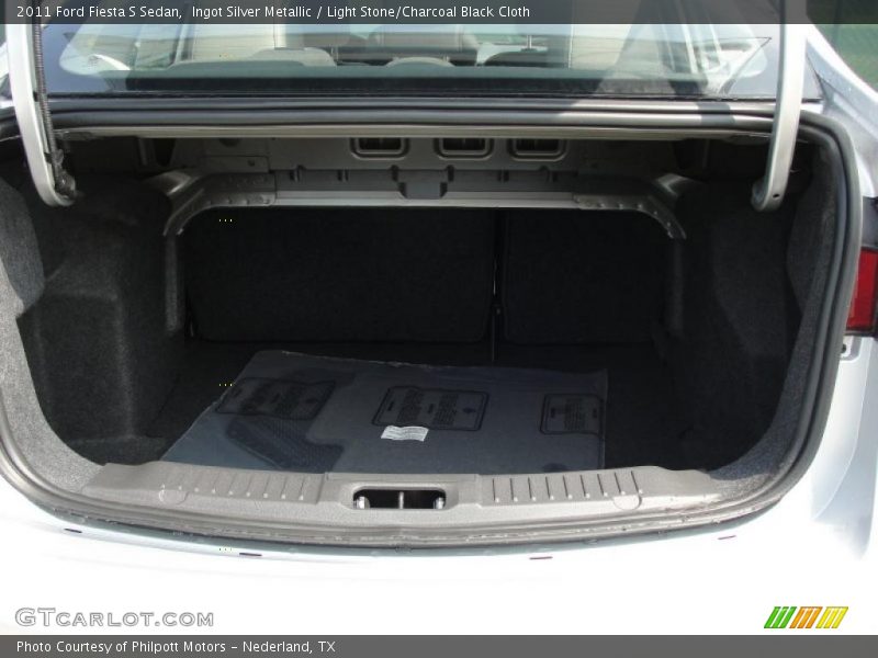 Ingot Silver Metallic / Light Stone/Charcoal Black Cloth 2011 Ford Fiesta S Sedan