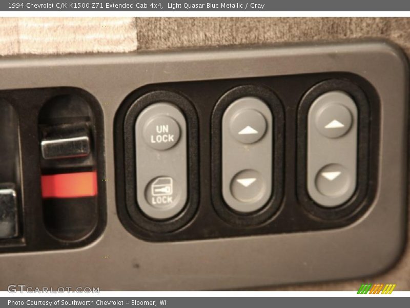 Controls of 1994 C/K K1500 Z71 Extended Cab 4x4