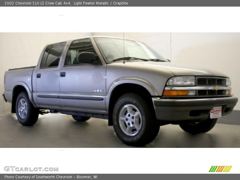 Light Pewter Metallic / Graphite 2002 Chevrolet S10 LS Crew Cab 4x4
