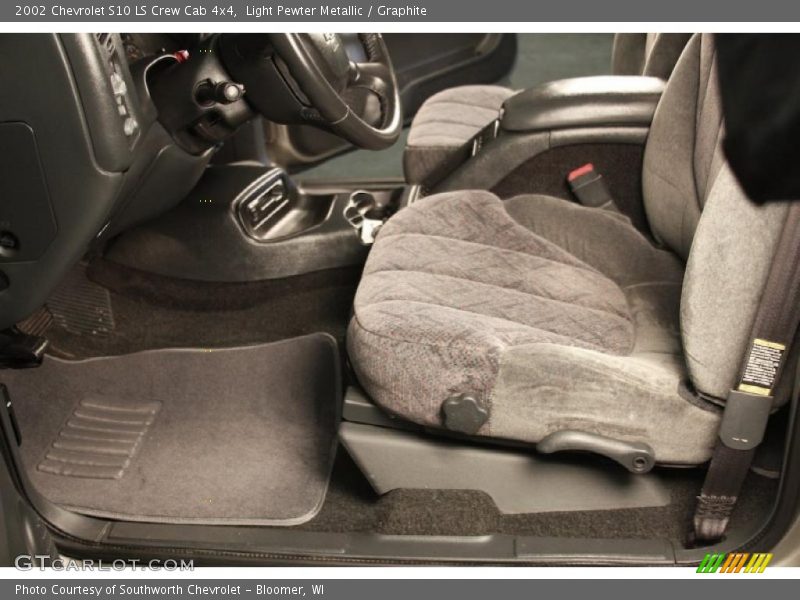 Light Pewter Metallic / Graphite 2002 Chevrolet S10 LS Crew Cab 4x4