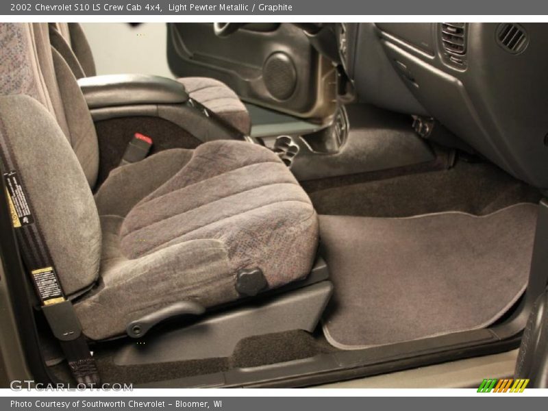 Light Pewter Metallic / Graphite 2002 Chevrolet S10 LS Crew Cab 4x4