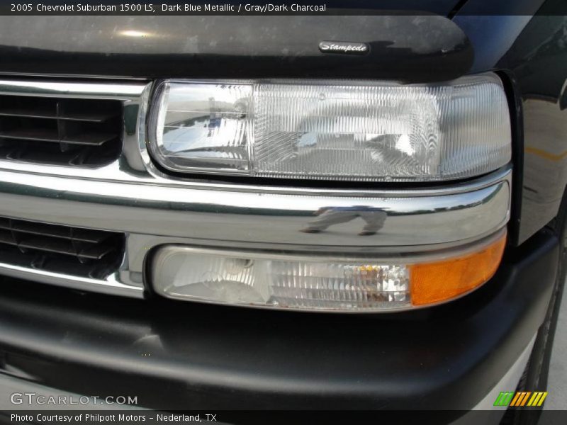 Dark Blue Metallic / Gray/Dark Charcoal 2005 Chevrolet Suburban 1500 LS