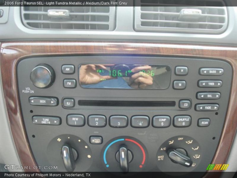 Light Tundra Metallic / Medium/Dark Flint Grey 2006 Ford Taurus SEL