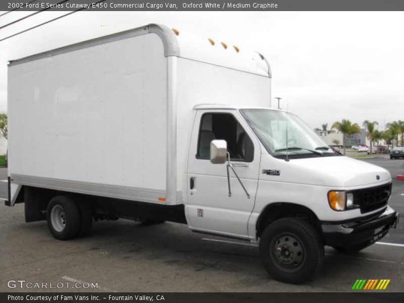 Front 3/4 View of 2002 E Series Cutaway E450 Commercial Cargo Van