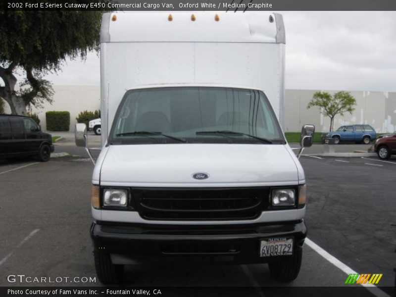 Oxford White / Medium Graphite 2002 Ford E Series Cutaway E450 Commercial Cargo Van