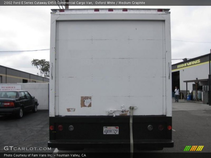 Oxford White / Medium Graphite 2002 Ford E Series Cutaway E450 Commercial Cargo Van