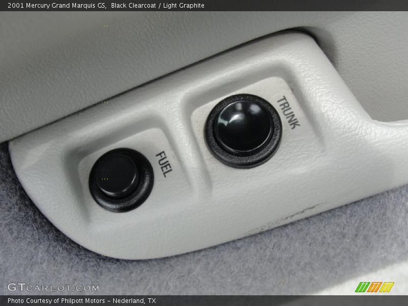 Black Clearcoat / Light Graphite 2001 Mercury Grand Marquis GS