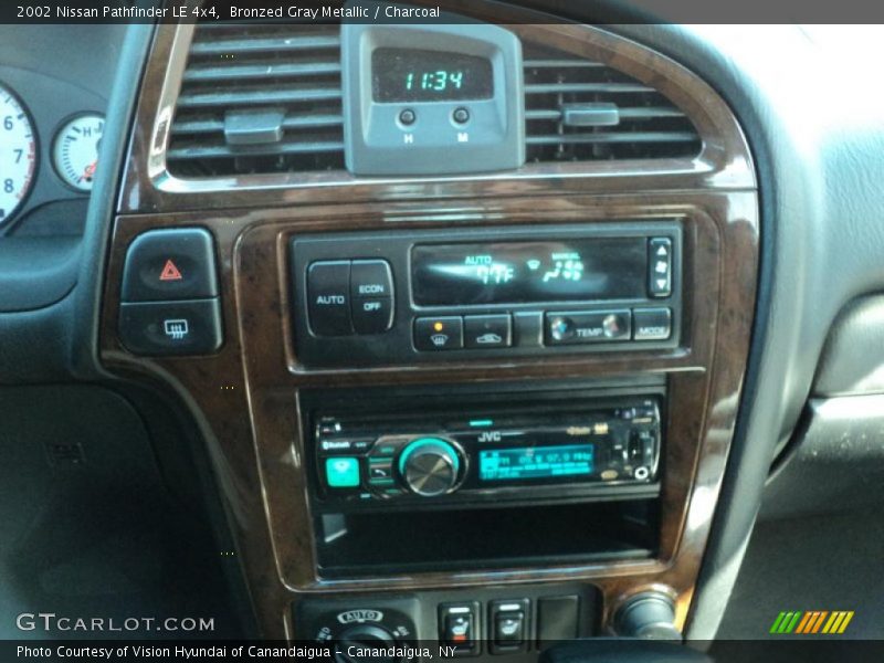 Bronzed Gray Metallic / Charcoal 2002 Nissan Pathfinder LE 4x4