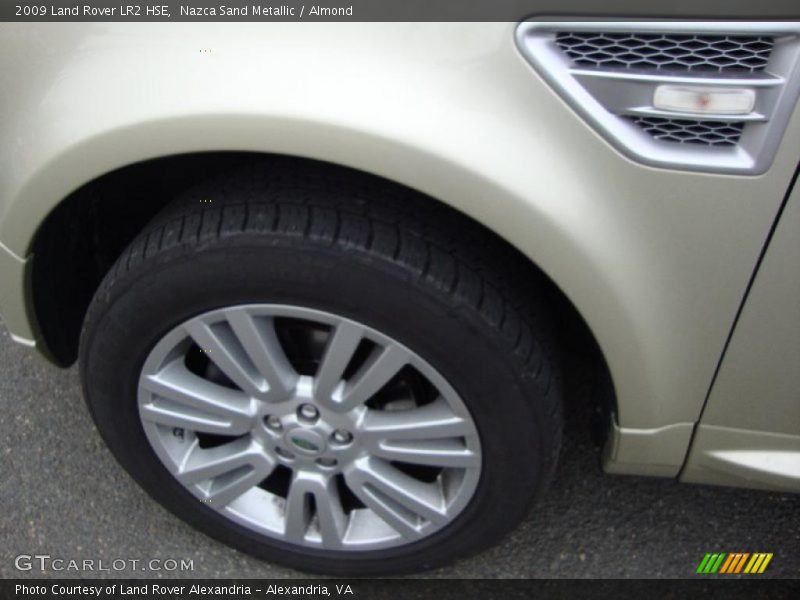 Nazca Sand Metallic / Almond 2009 Land Rover LR2 HSE