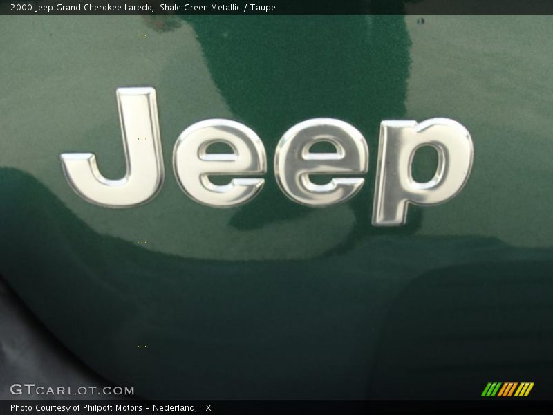  2000 Grand Cherokee Laredo Logo