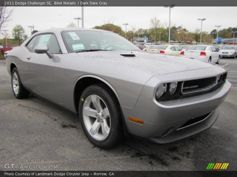 Front 3/4 View of 2011 Challenger SE