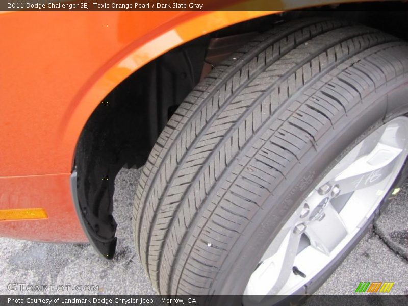 Toxic Orange Pearl / Dark Slate Gray 2011 Dodge Challenger SE