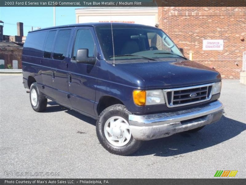 Front 3/4 View of 2003 E Series Van E250 Commercial