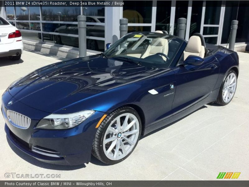 Front 3/4 View of 2011 Z4 sDrive35i Roadster