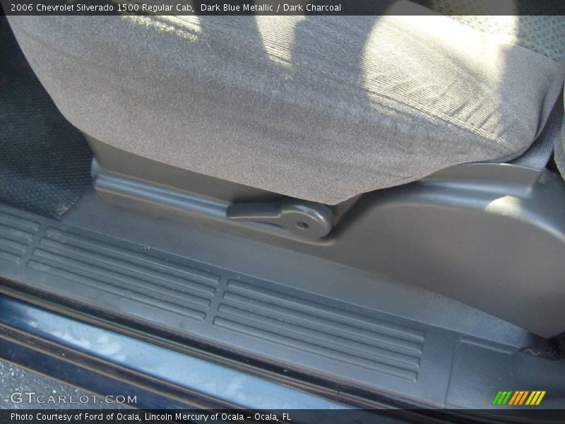 Dark Blue Metallic / Dark Charcoal 2006 Chevrolet Silverado 1500 Regular Cab