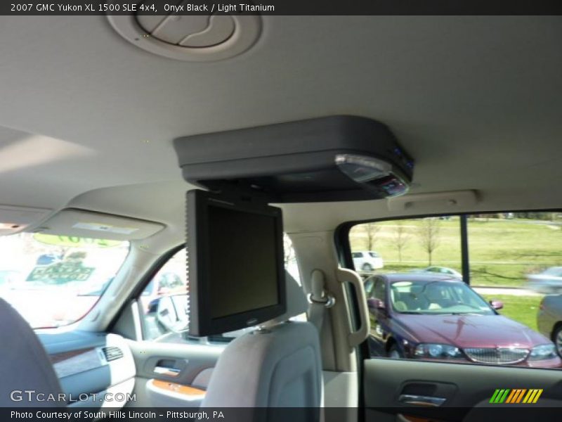 Onyx Black / Light Titanium 2007 GMC Yukon XL 1500 SLE 4x4