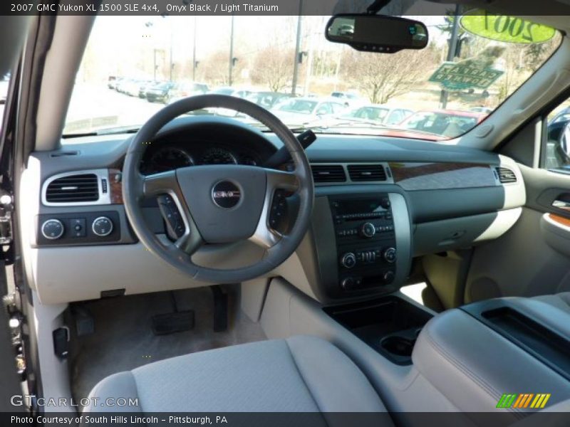 Onyx Black / Light Titanium 2007 GMC Yukon XL 1500 SLE 4x4