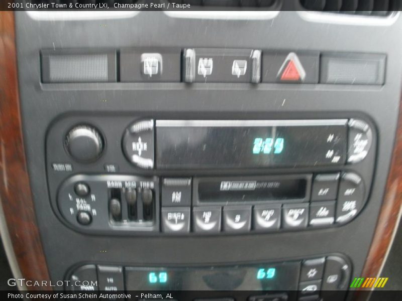 Champagne Pearl / Taupe 2001 Chrysler Town & Country LXi