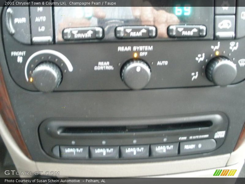 Champagne Pearl / Taupe 2001 Chrysler Town & Country LXi