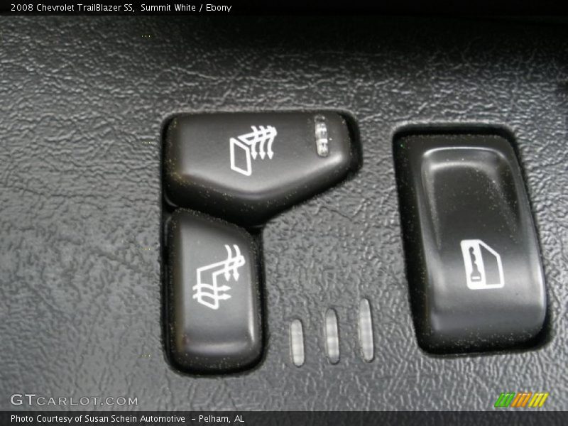 Controls of 2008 TrailBlazer SS