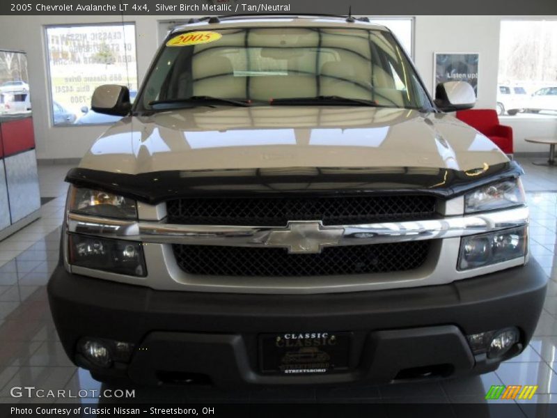 Silver Birch Metallic / Tan/Neutral 2005 Chevrolet Avalanche LT 4x4