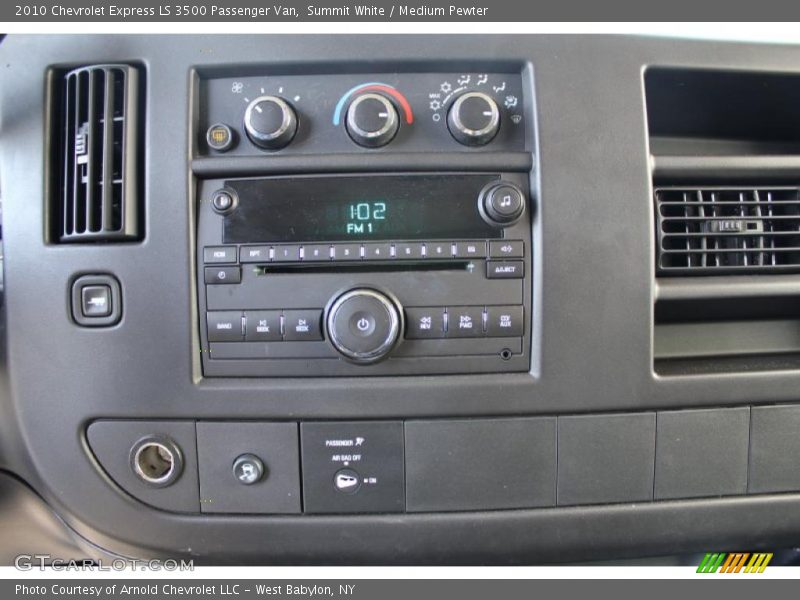 Summit White / Medium Pewter 2010 Chevrolet Express LS 3500 Passenger Van