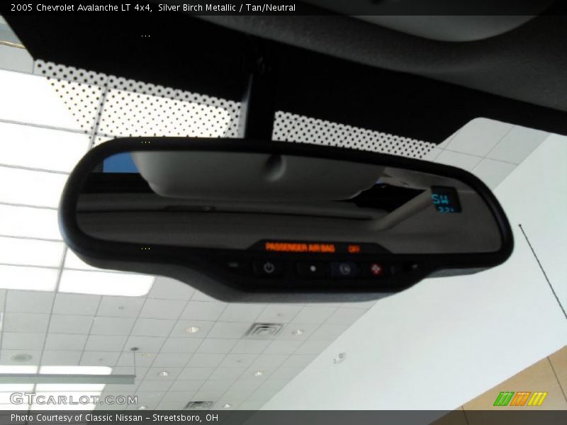 Silver Birch Metallic / Tan/Neutral 2005 Chevrolet Avalanche LT 4x4