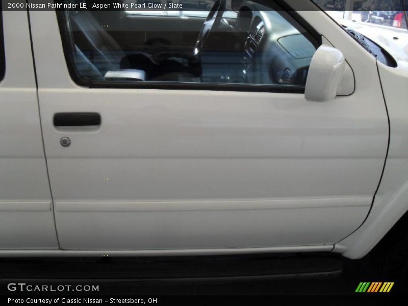 Aspen White Pearl Glow / Slate 2000 Nissan Pathfinder LE