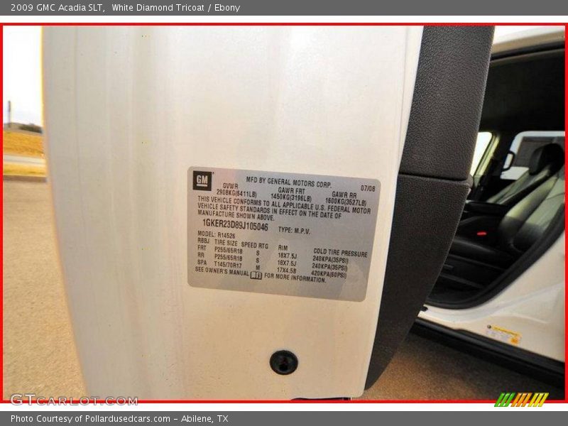 White Diamond Tricoat / Ebony 2009 GMC Acadia SLT