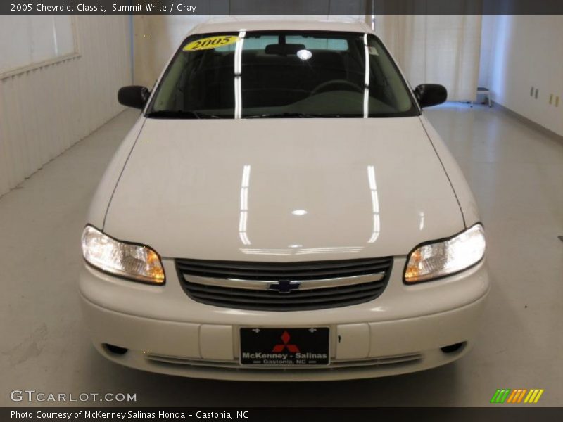 Summit White / Gray 2005 Chevrolet Classic