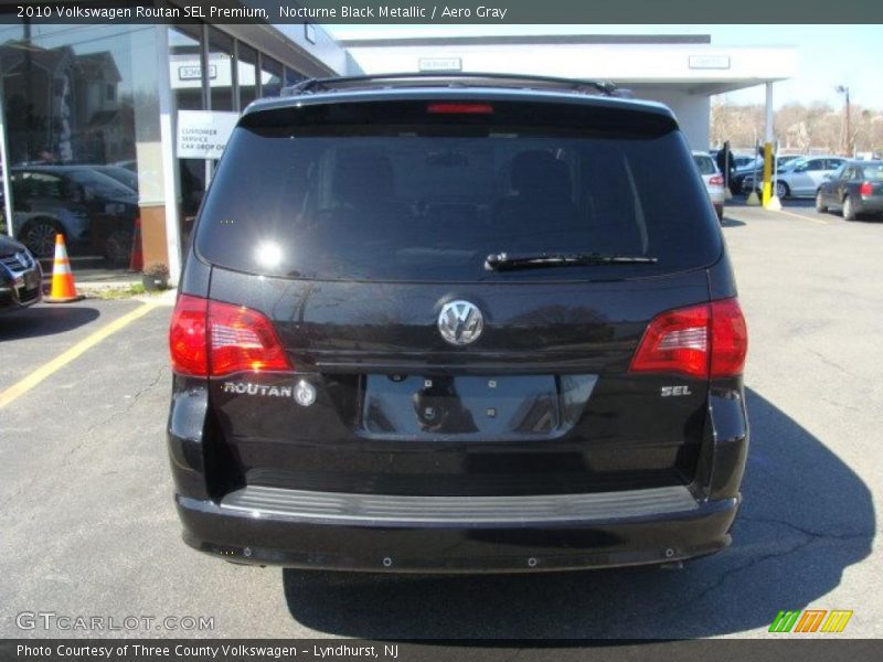 Nocturne Black Metallic / Aero Gray 2010 Volkswagen Routan SEL Premium