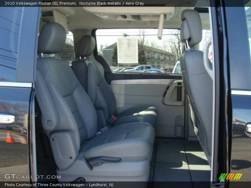Nocturne Black Metallic / Aero Gray 2010 Volkswagen Routan SEL Premium