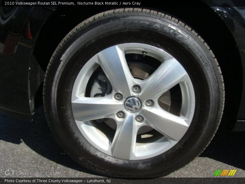 Nocturne Black Metallic / Aero Gray 2010 Volkswagen Routan SEL Premium