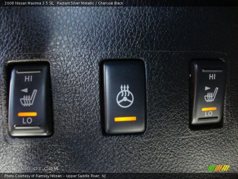 Radiant Silver Metallic / Charcoal Black 2008 Nissan Maxima 3.5 SE