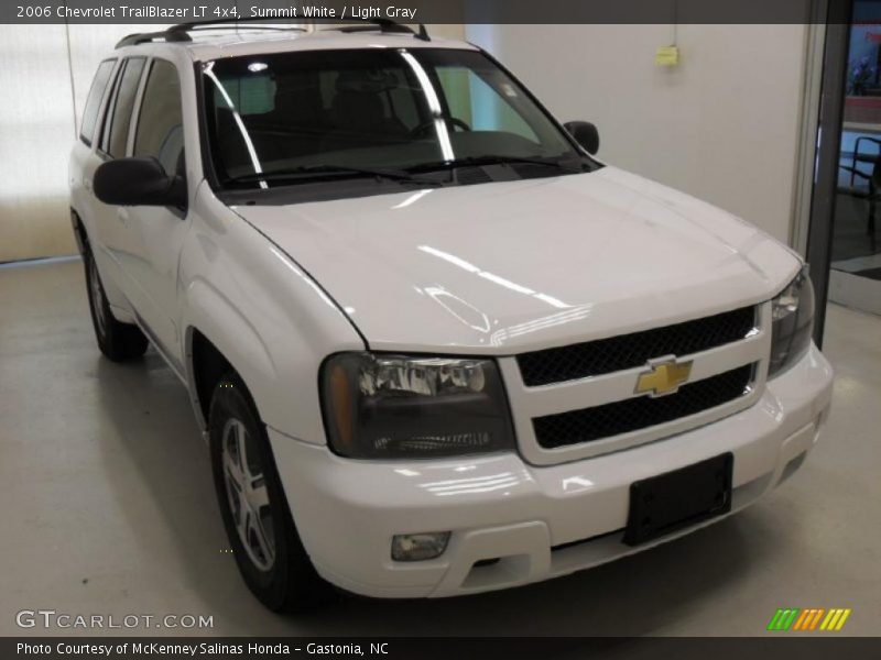 Summit White / Light Gray 2006 Chevrolet TrailBlazer LT 4x4